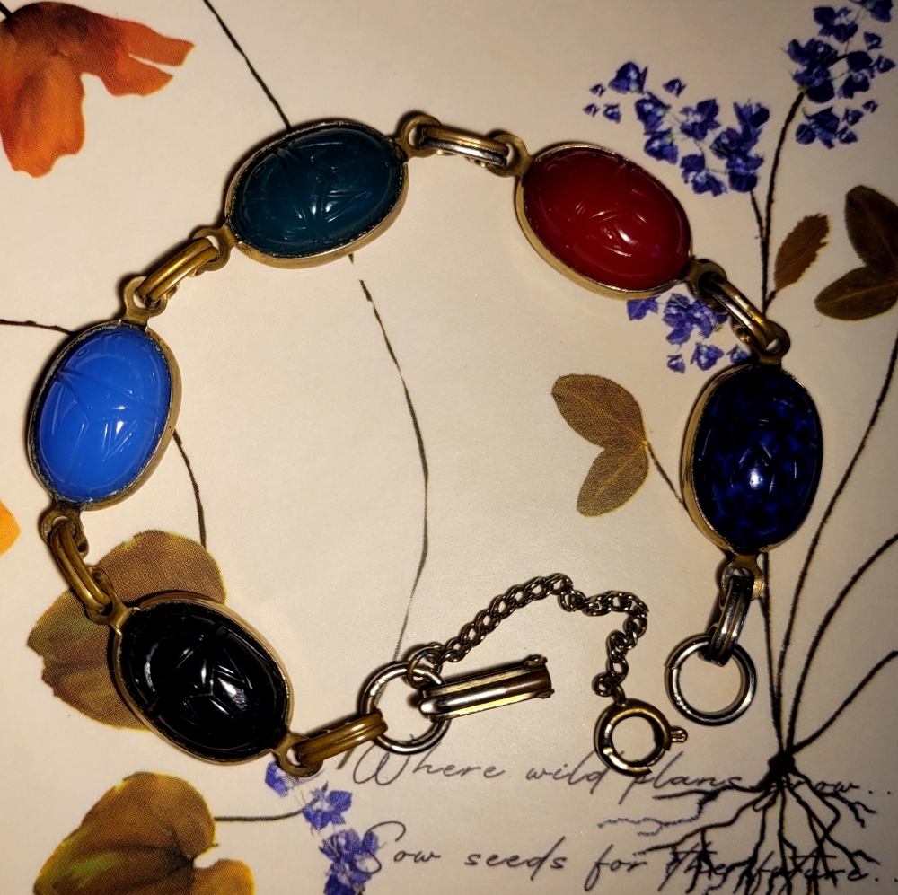 5 stone Glass Scarab "Good vibes" goldtone Bracelet